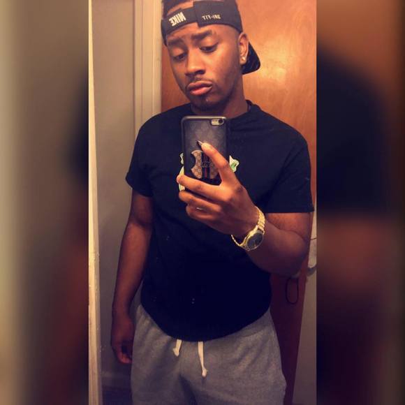 Meet your Posher, Arlondo - Picture 1 of 1